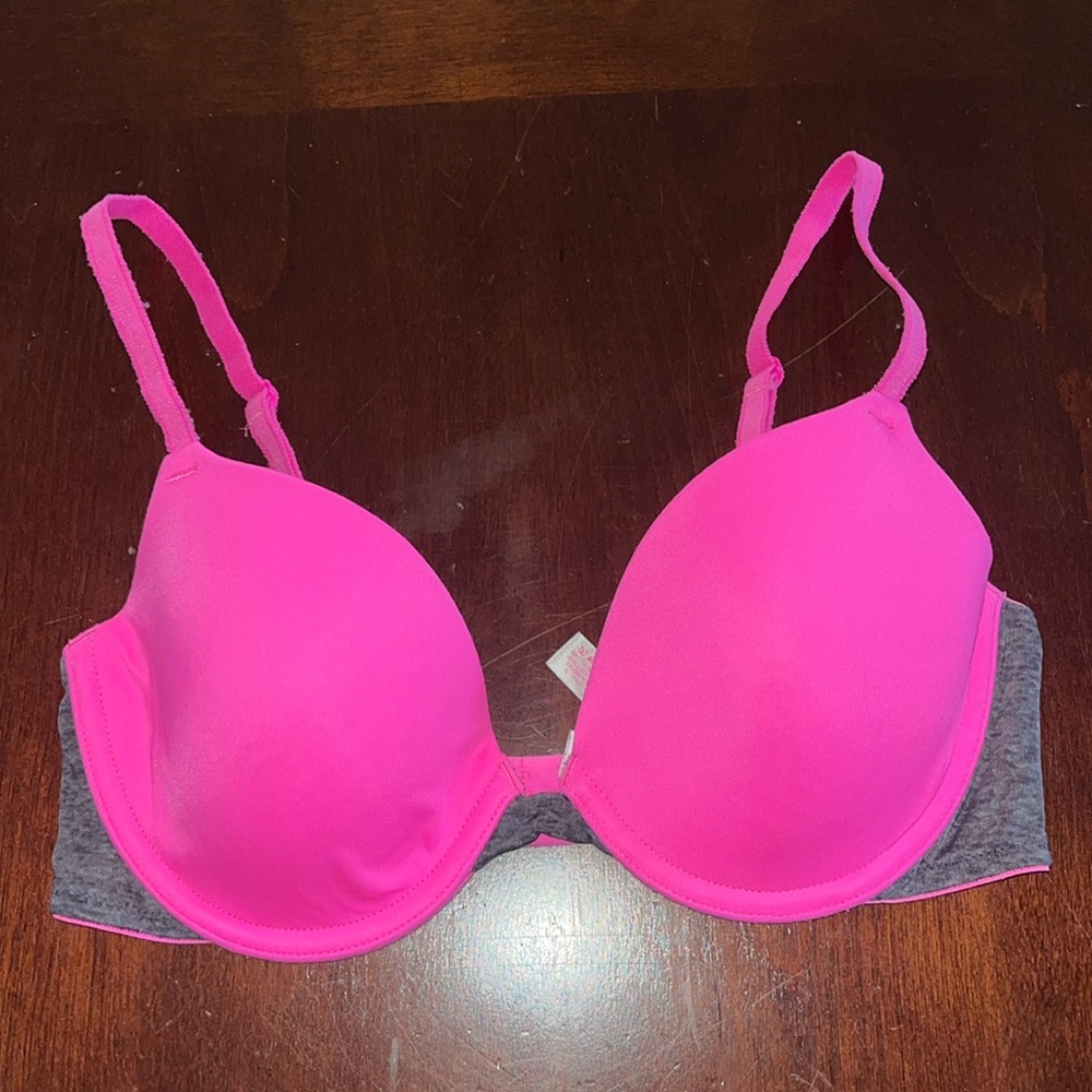 PINK Wired Bra - size 32C